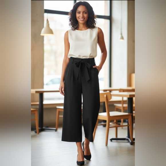 a new day Pants - Black High-Waisted Paperbag Waist Cropped Women's Pants Size 2 EUC